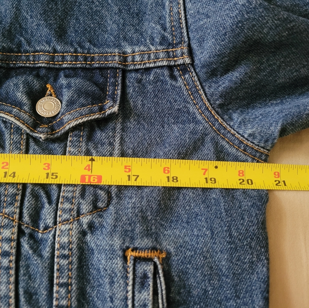 Vintage Womens Sz Medium Levi's denim jacket - Picture 3 of 7
